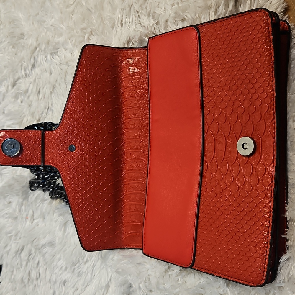 Red Snake Embossed‎ Chain Shoulder Bag Women's Fashion Clutch - Picture 7 of 15